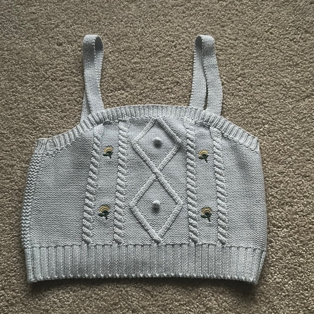 Blue knit crop top